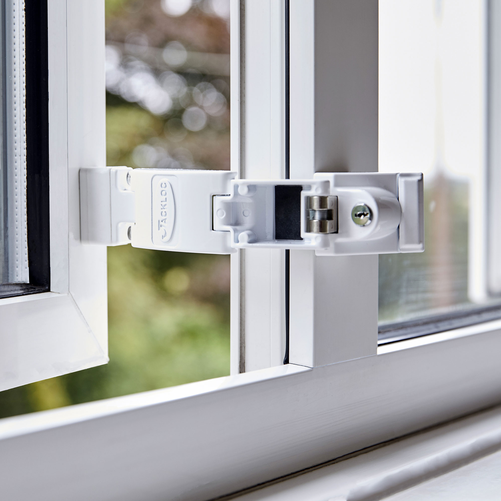 Cat Pet Door Window Restrictor – 60mm Gap – Manual Lock, Plastic Patio Door Insert